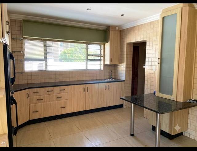 4 BEDROOM HOUSE FOR SALE IN ELDO MEADOWS